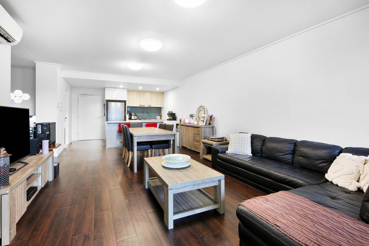 1108/42 Laver Drive Robina 10