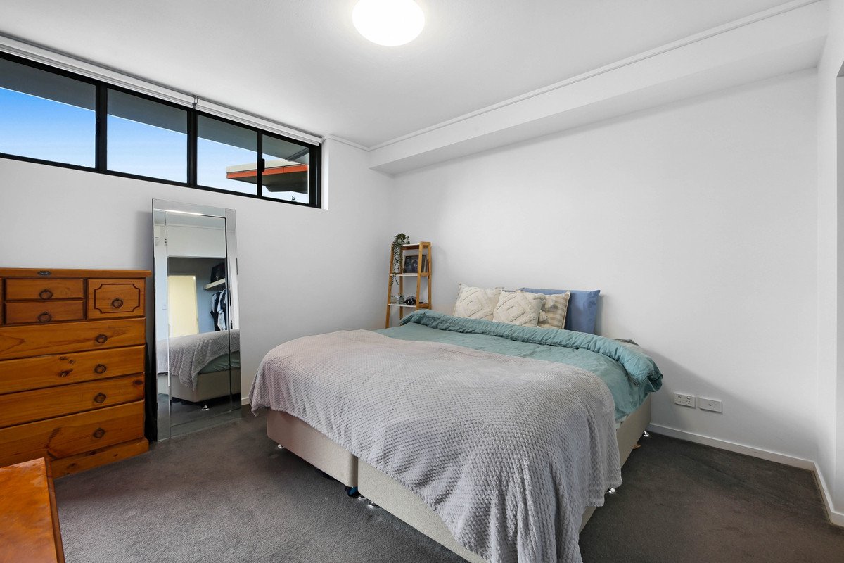 1108/42 Laver Drive Robina 11