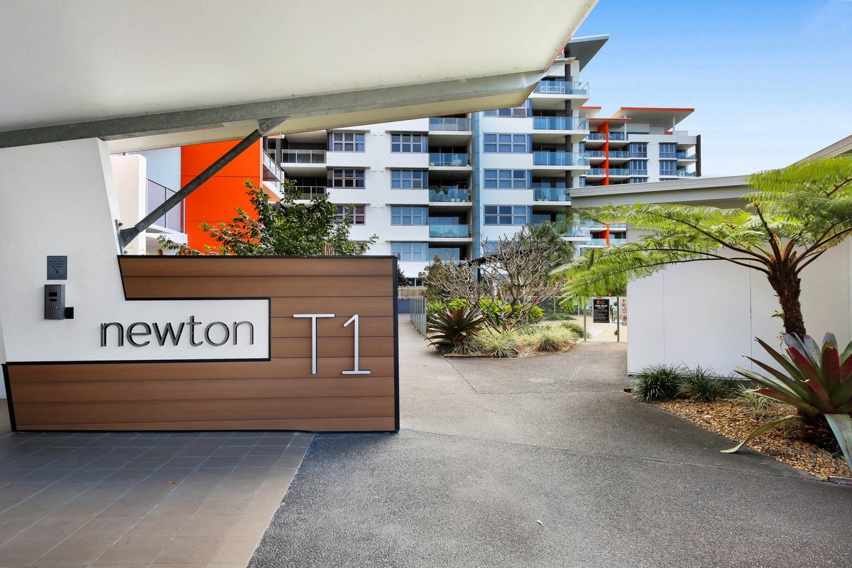 1108/42 Laver Drive Robina 17