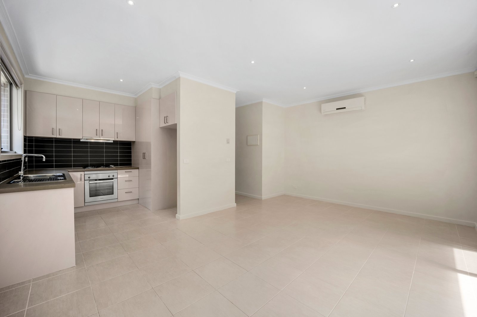 Gallery: 1/1087-1089 North Road