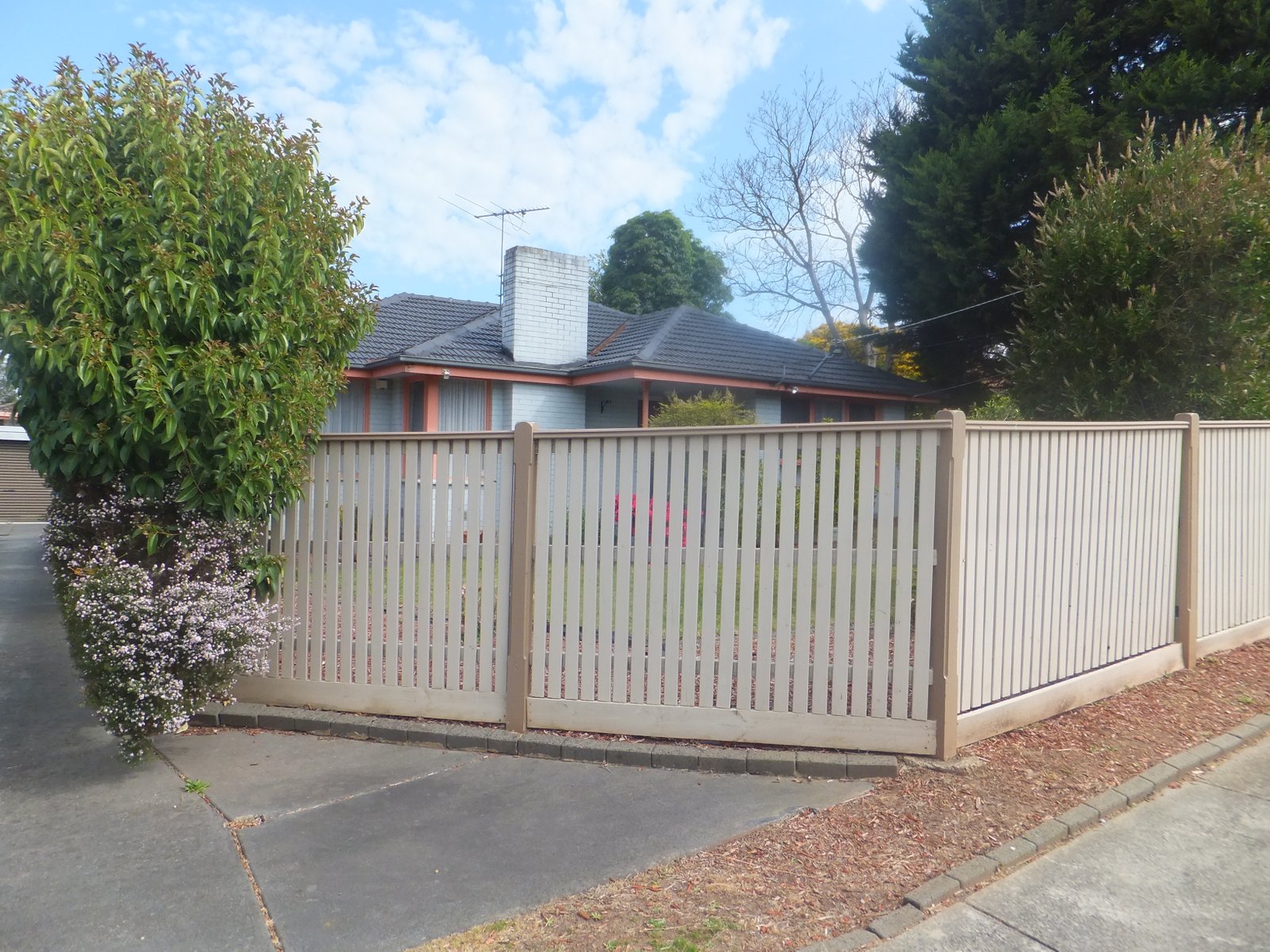 Gallery: 1/109 Lum Road