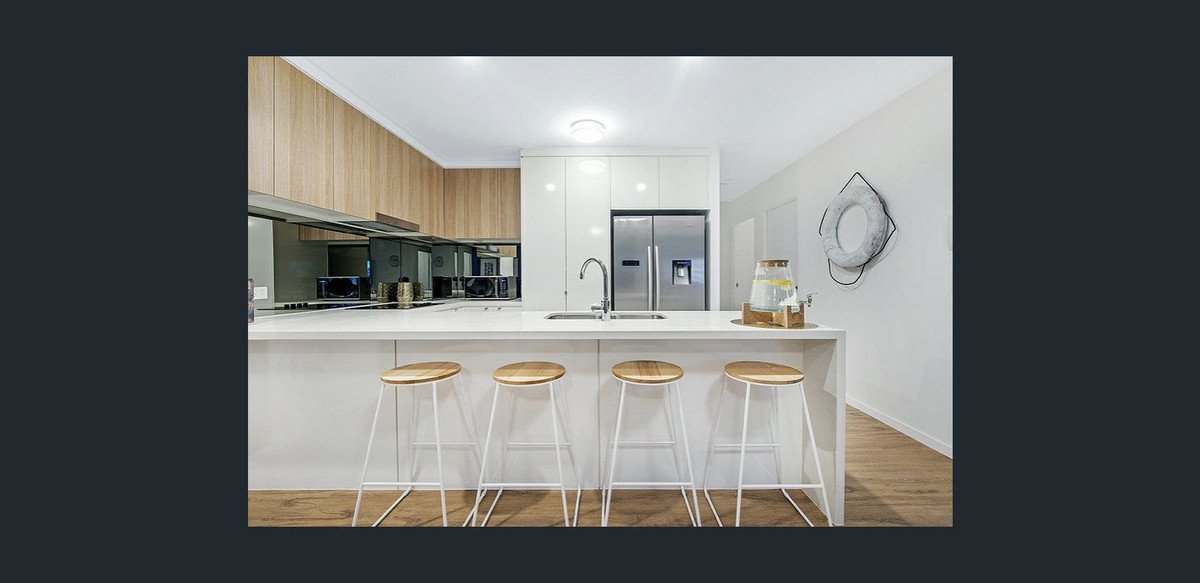 1109/65 Varsity Parade Varsity Lakes 3