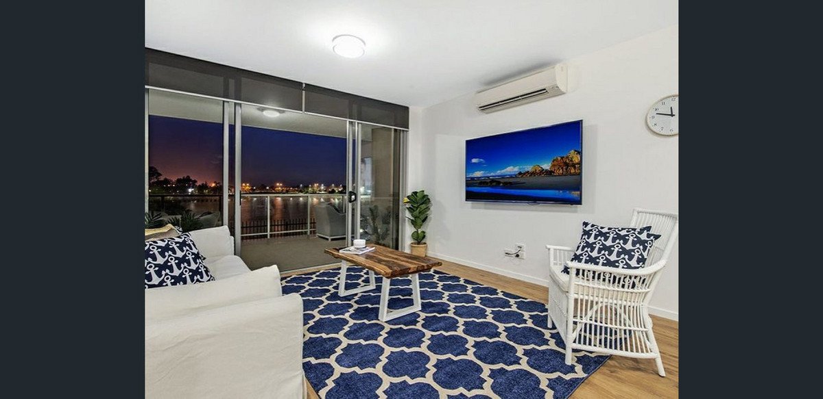 1109/65 Varsity Parade Varsity Lakes 4