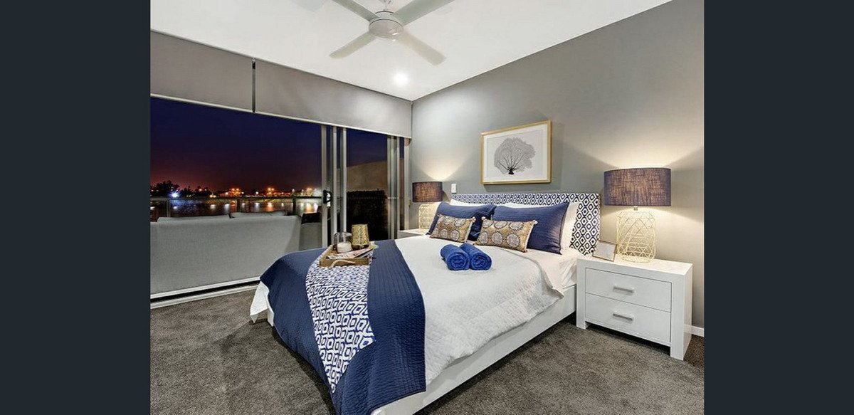 1109/65 Varsity Parade Varsity Lakes 8