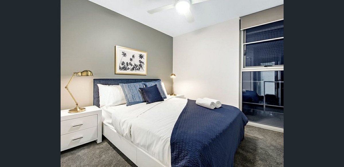 1109/65 Varsity Parade Varsity Lakes 9