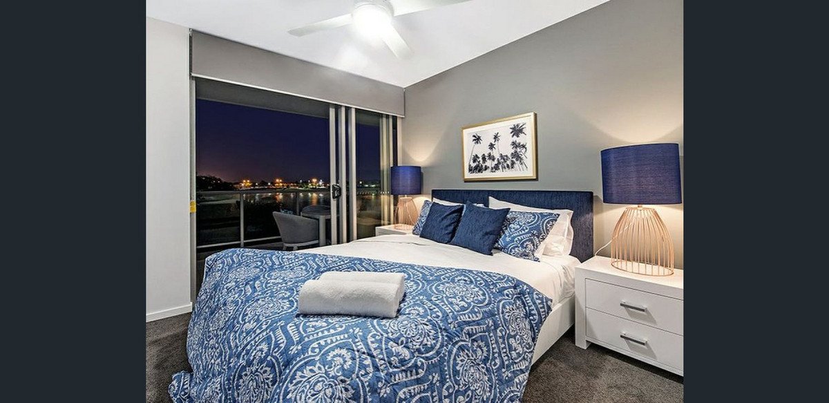 1109/65 Varsity Parade Varsity Lakes 11