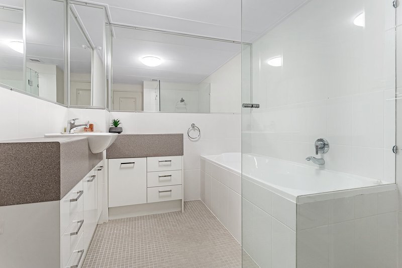 11/1-3 Mitchell Street SOLDIERS POINT 12