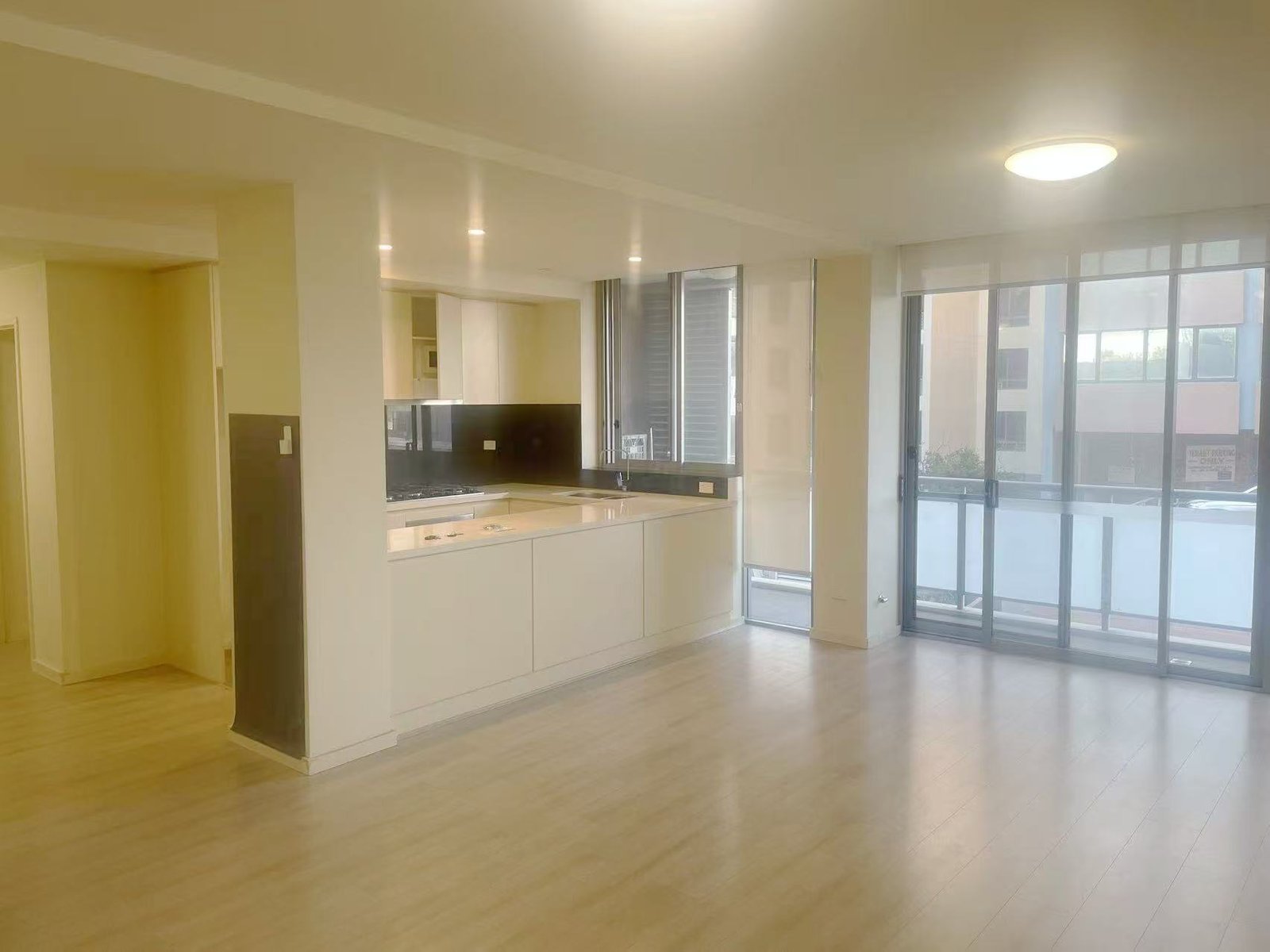 11/1-3 Railway Parade HURSTVILLE 3