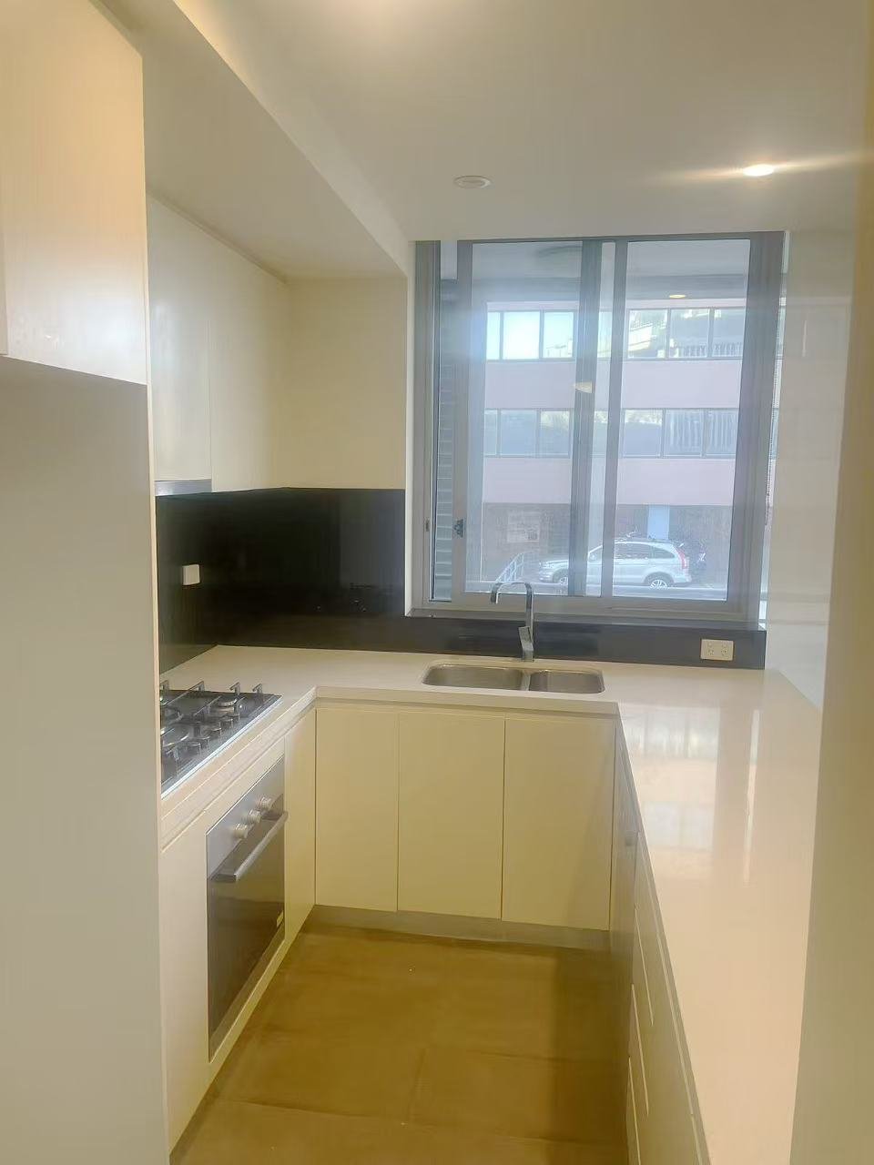 11/1-3 Railway Parade HURSTVILLE 4