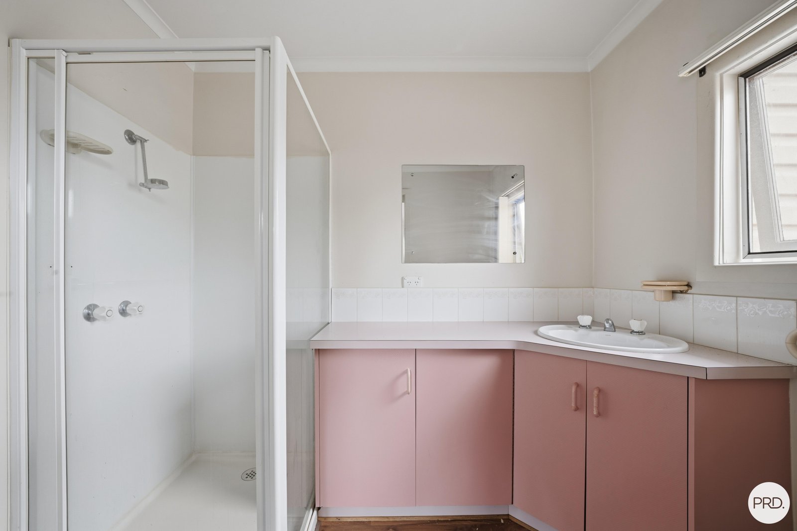 1/11 Amaroo Road AUSTINS FERRY 7