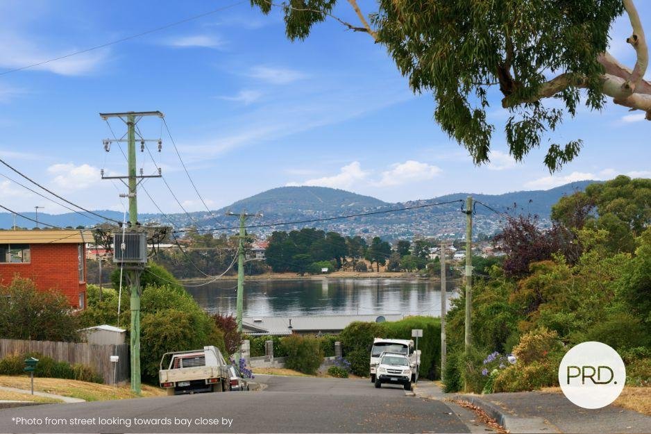 1/11 Amaroo Road AUSTINS FERRY 12