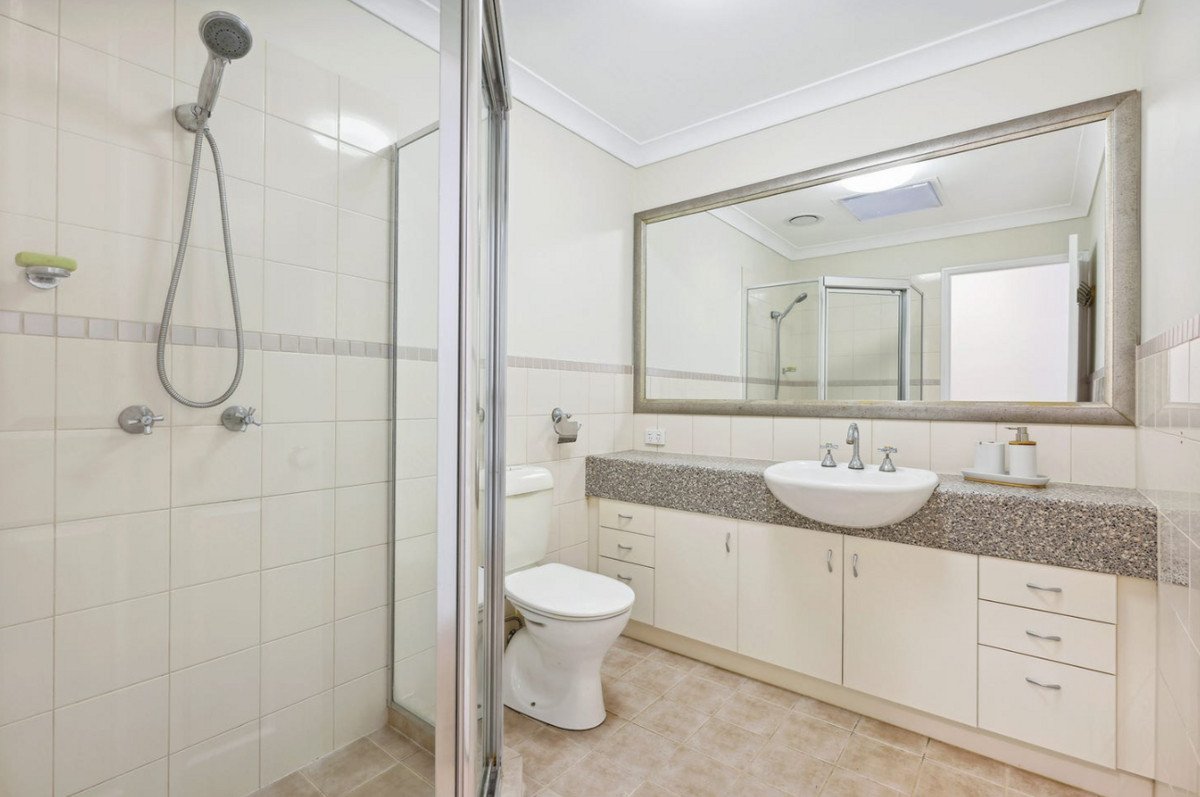 11/1 Assembly Drive Varsity Lakes 14