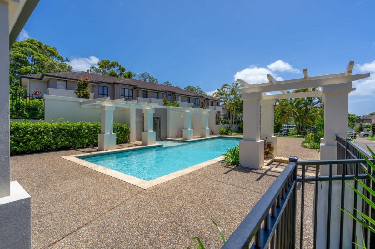 11/1 Assembly Drive Varsity Lakes 19