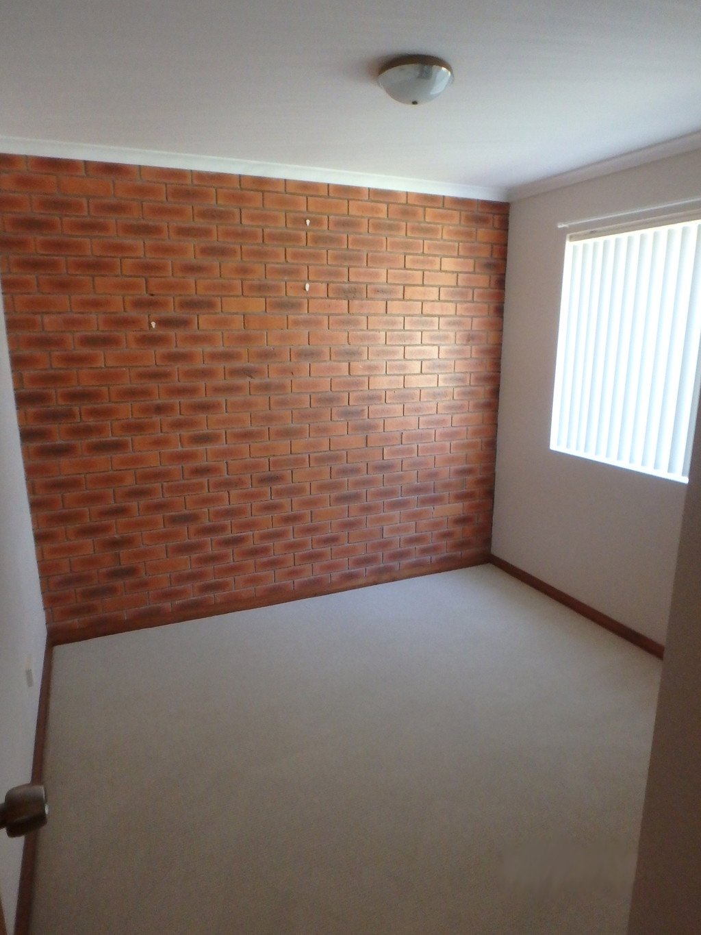 1/11 Blackbutt Crescent LAURIETON 6