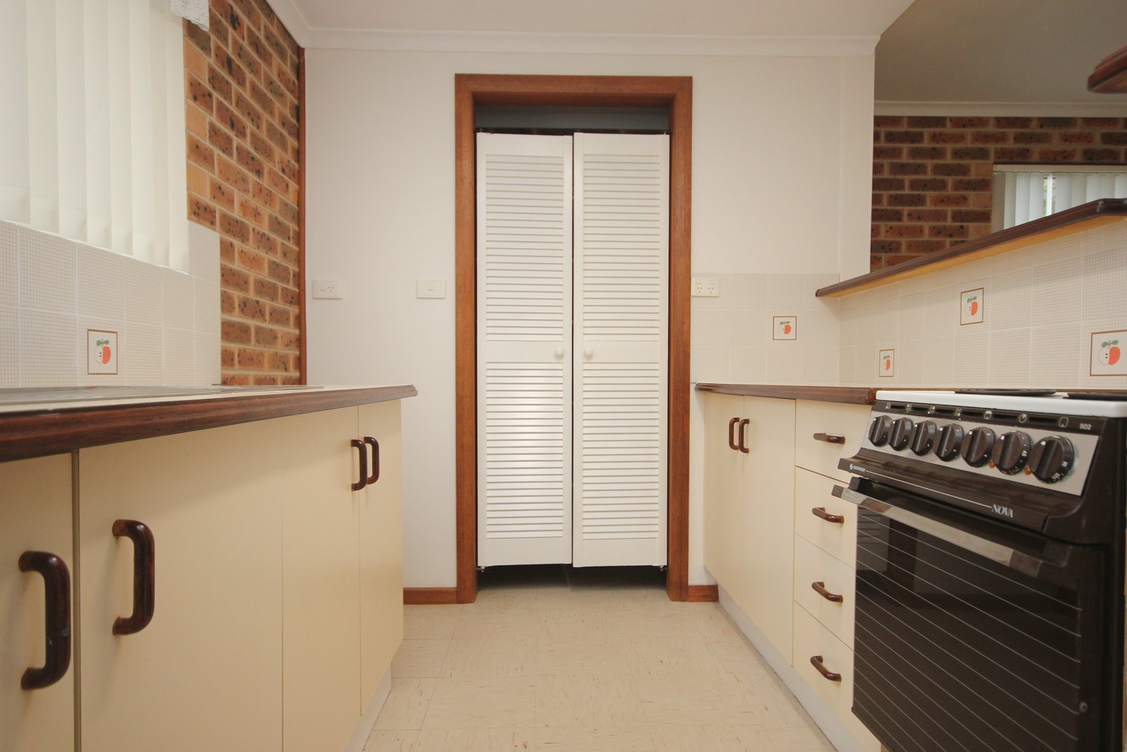 1/11 Blackbutt Crescent LAURIETON 4