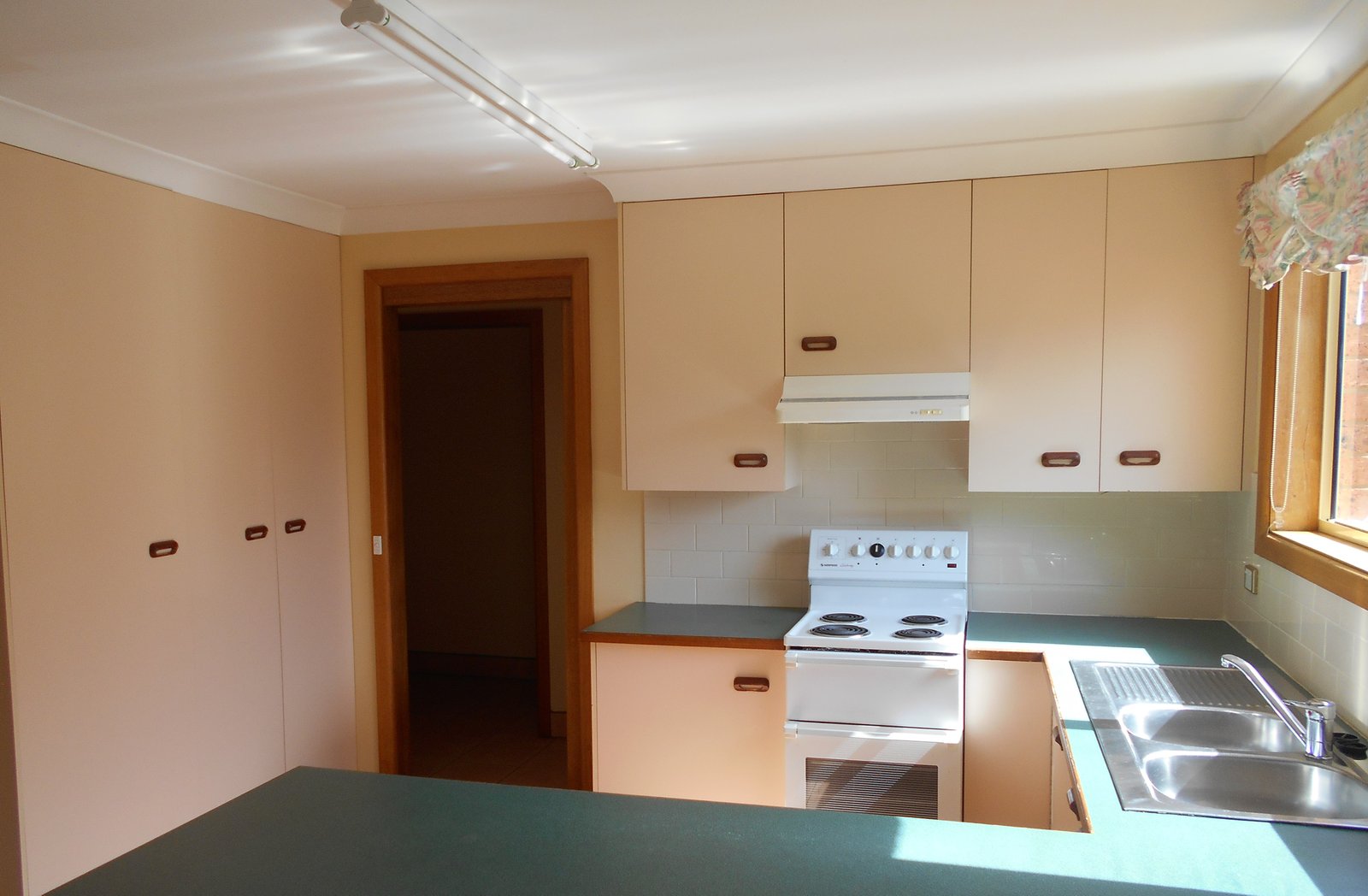 1/11 Blowering Road TUMUT 8