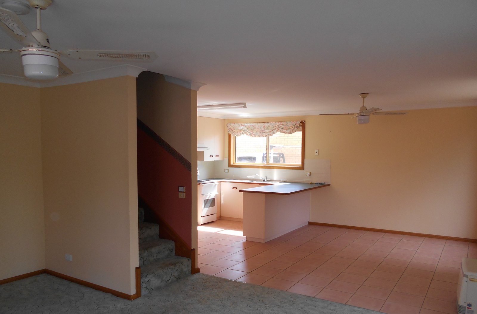 1/11 Blowering Road TUMUT 10