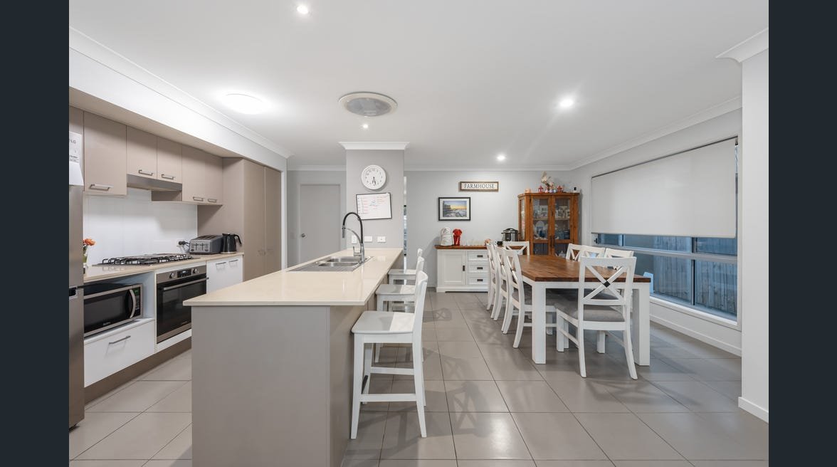 111 Brookside Circuit ORMEAU 4
