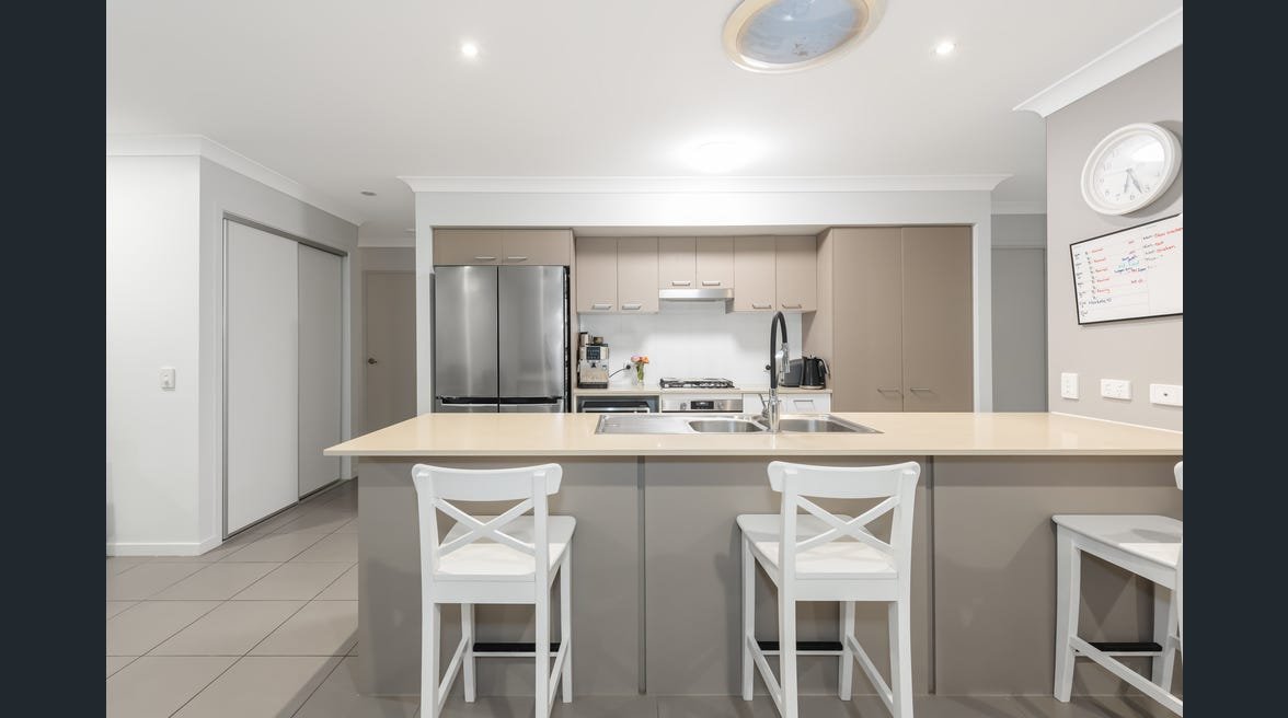 111 Brookside Circuit ORMEAU 5