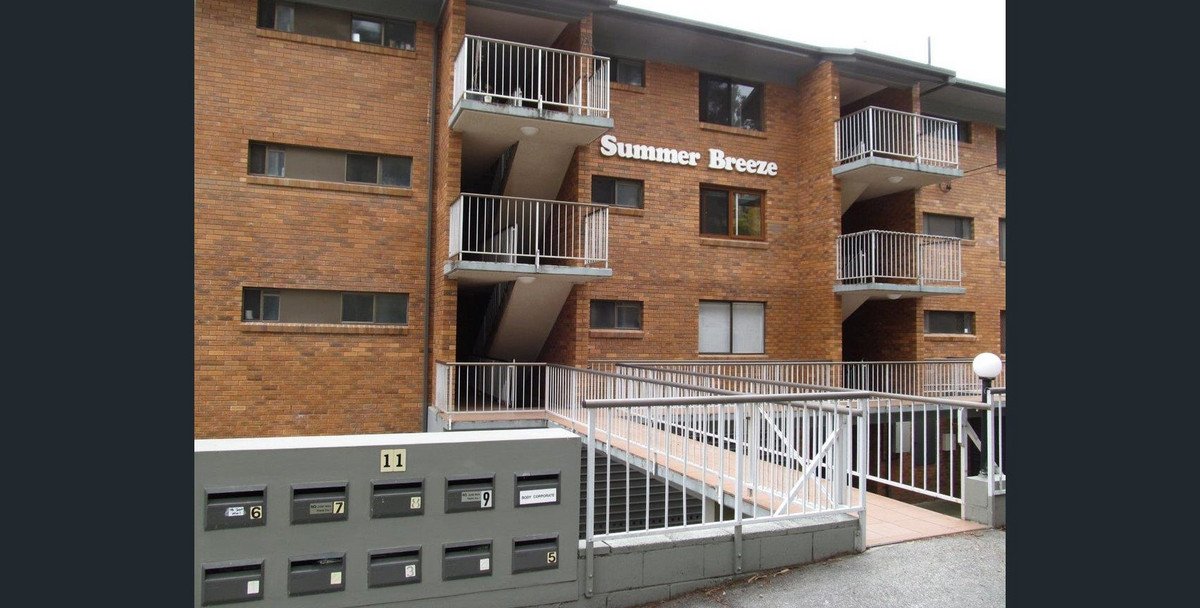 1/11 East Street Lower  Burleigh Heads 7