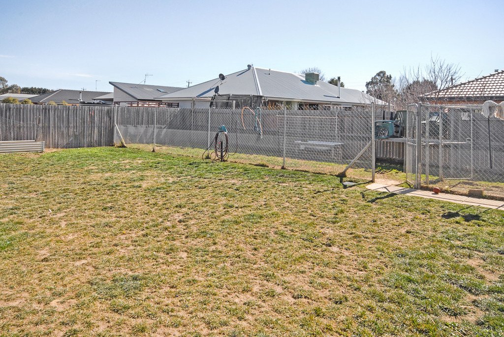 111 Ellendon Street BUNGENDORE 13