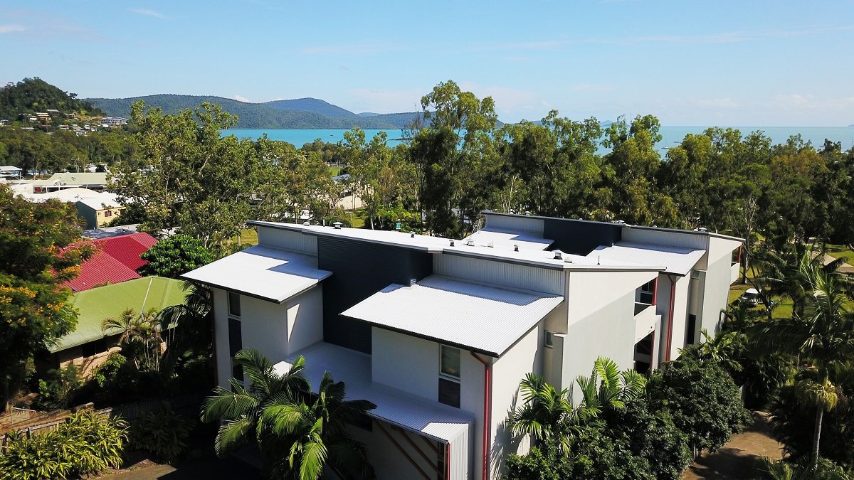 1/11 Eshelby Drive CANNONVALE 1