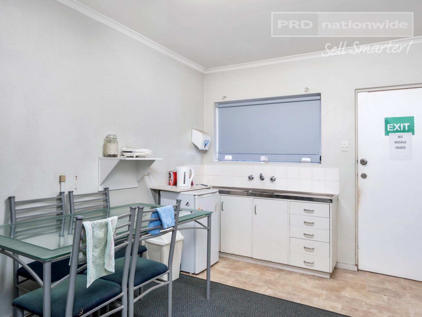 111 Fitzmaurice Street WAGGA WAGGA 8