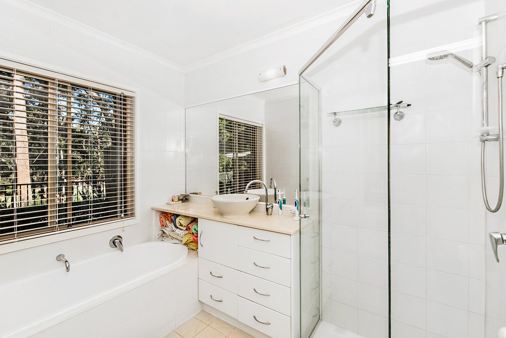 111 Glen Eagles Drive ROBINA 10