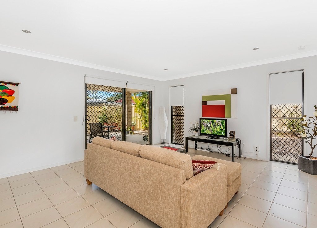1/11 Glenmore Drive ASHMORE 12