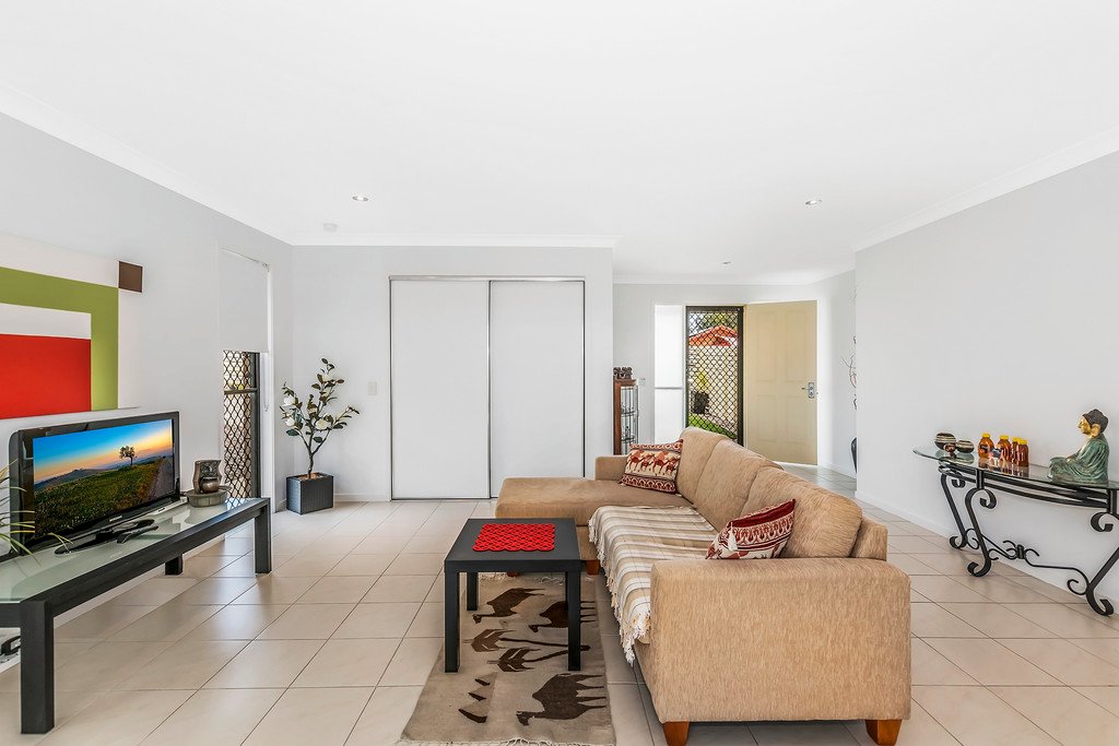1/11 Glenmore Drive ASHMORE 13