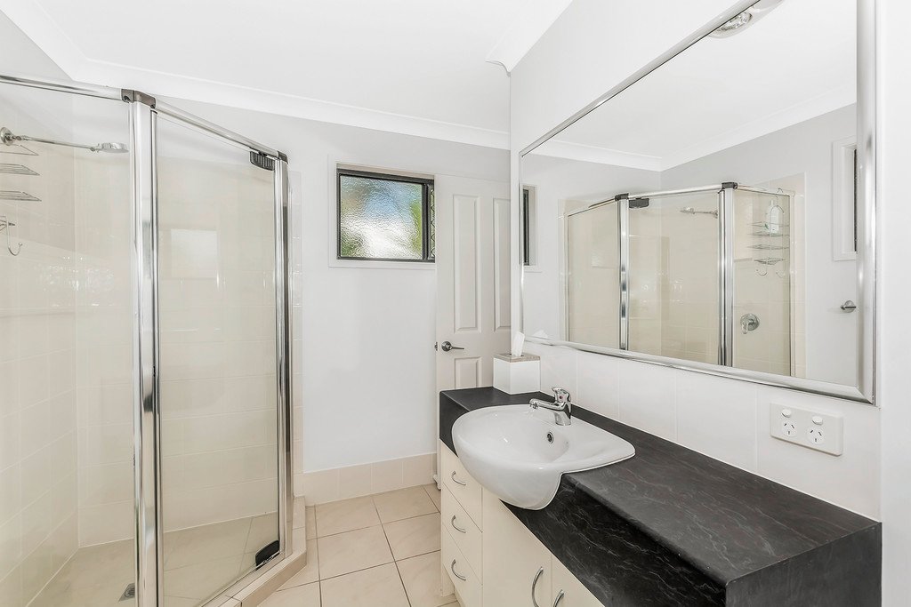 1/11 Glenmore Drive ASHMORE 16