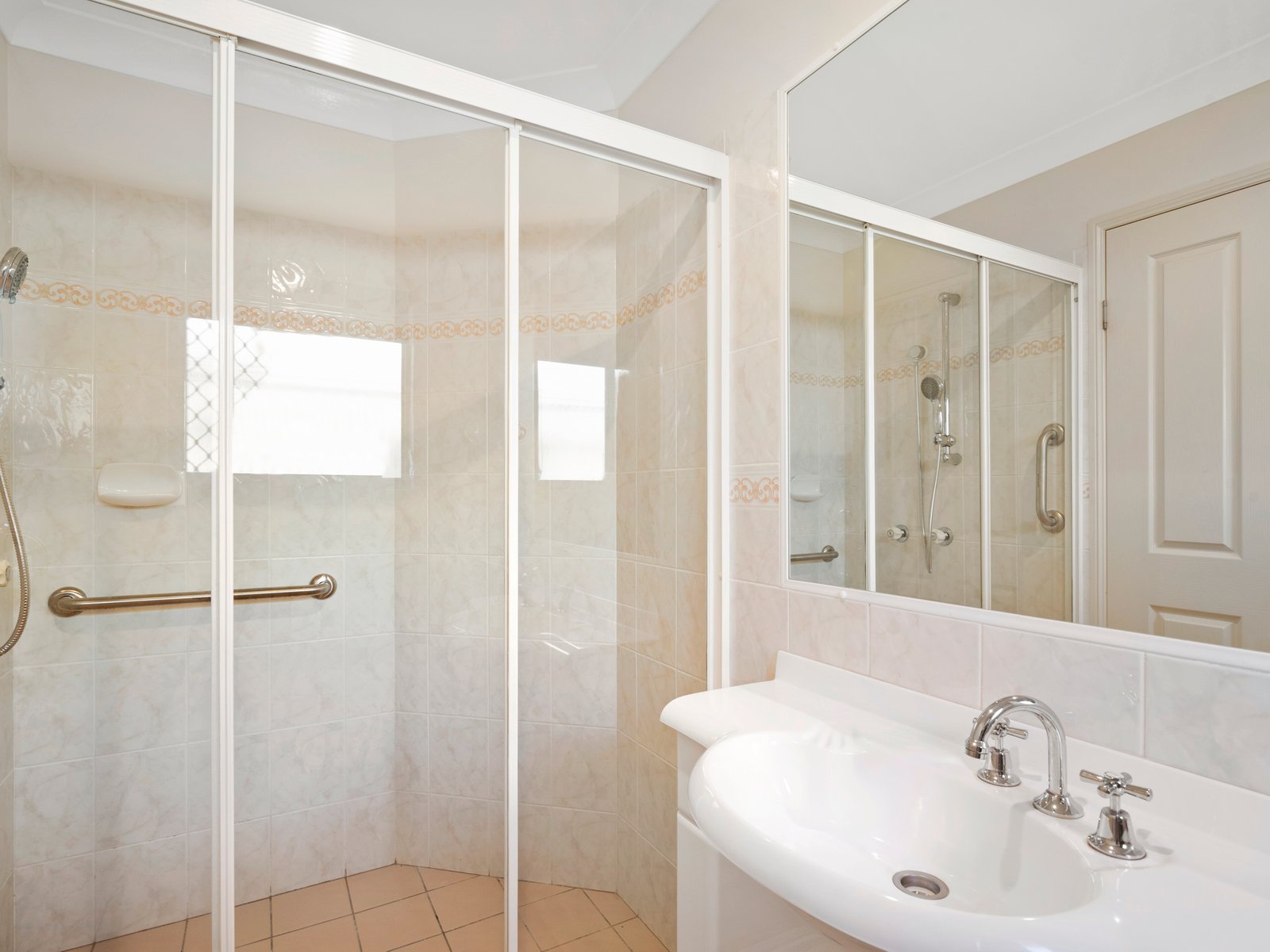 11/1 Harbour Dr (Figtree Gate Anchorage Island)  TWEED HEADS 7