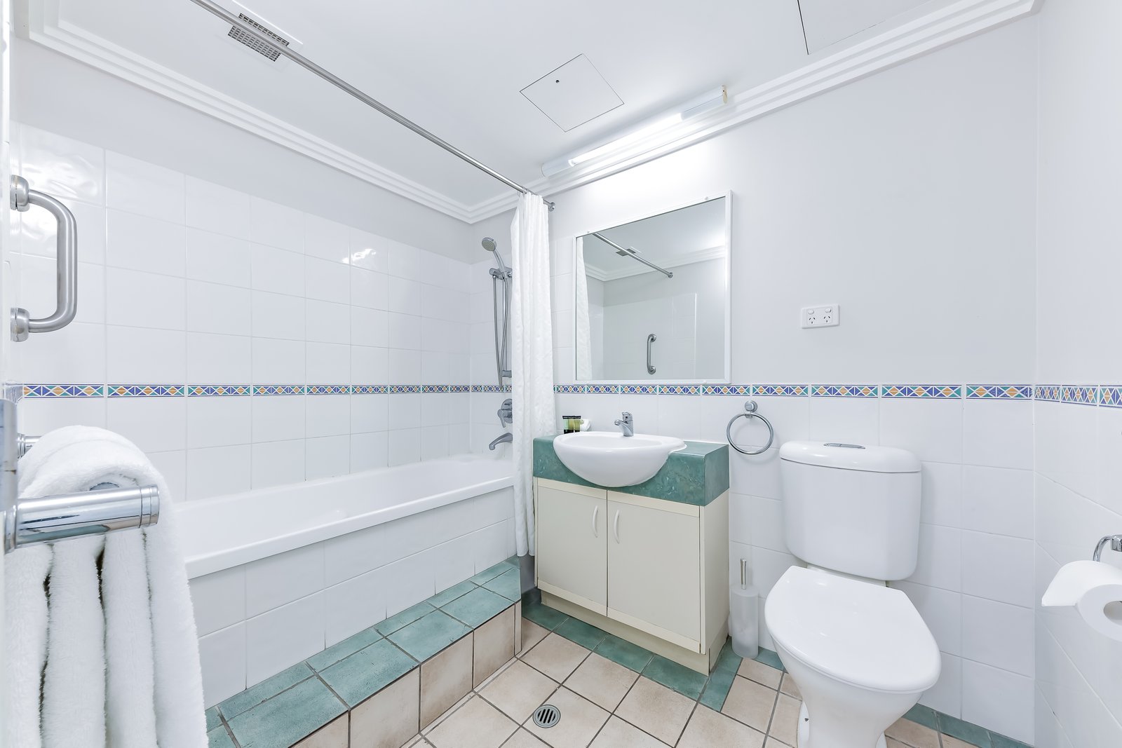 11/1 Hermitage Drive AIRLIE BEACH 19