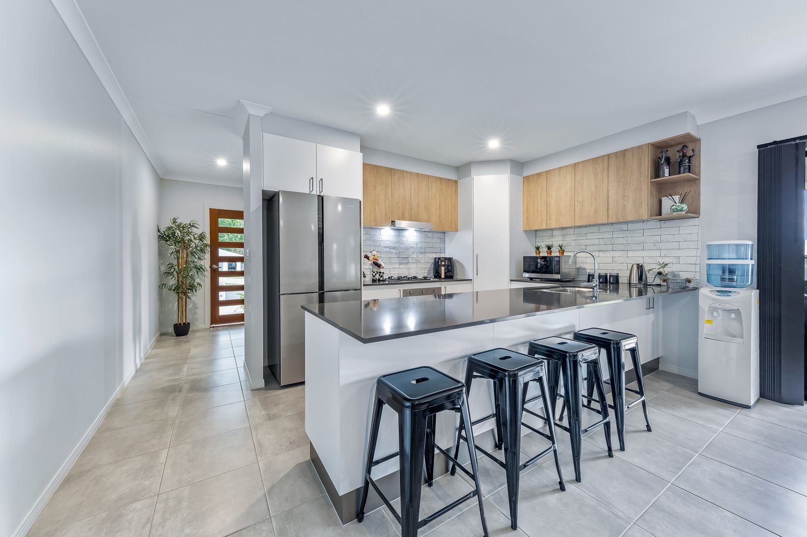 1/11 Jessamine Close CANNONVALE 3