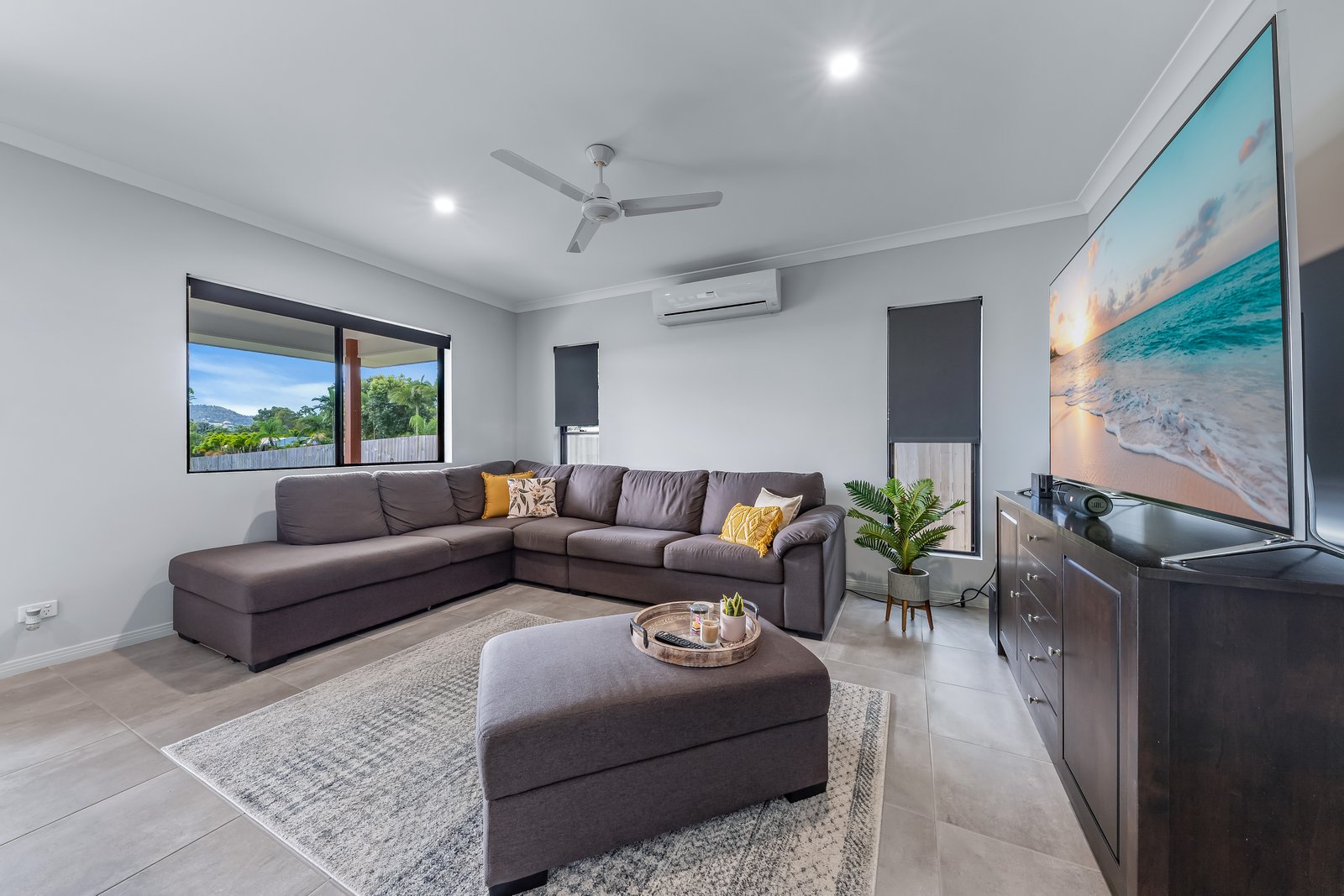 1/11 Jessamine Close CANNONVALE 5