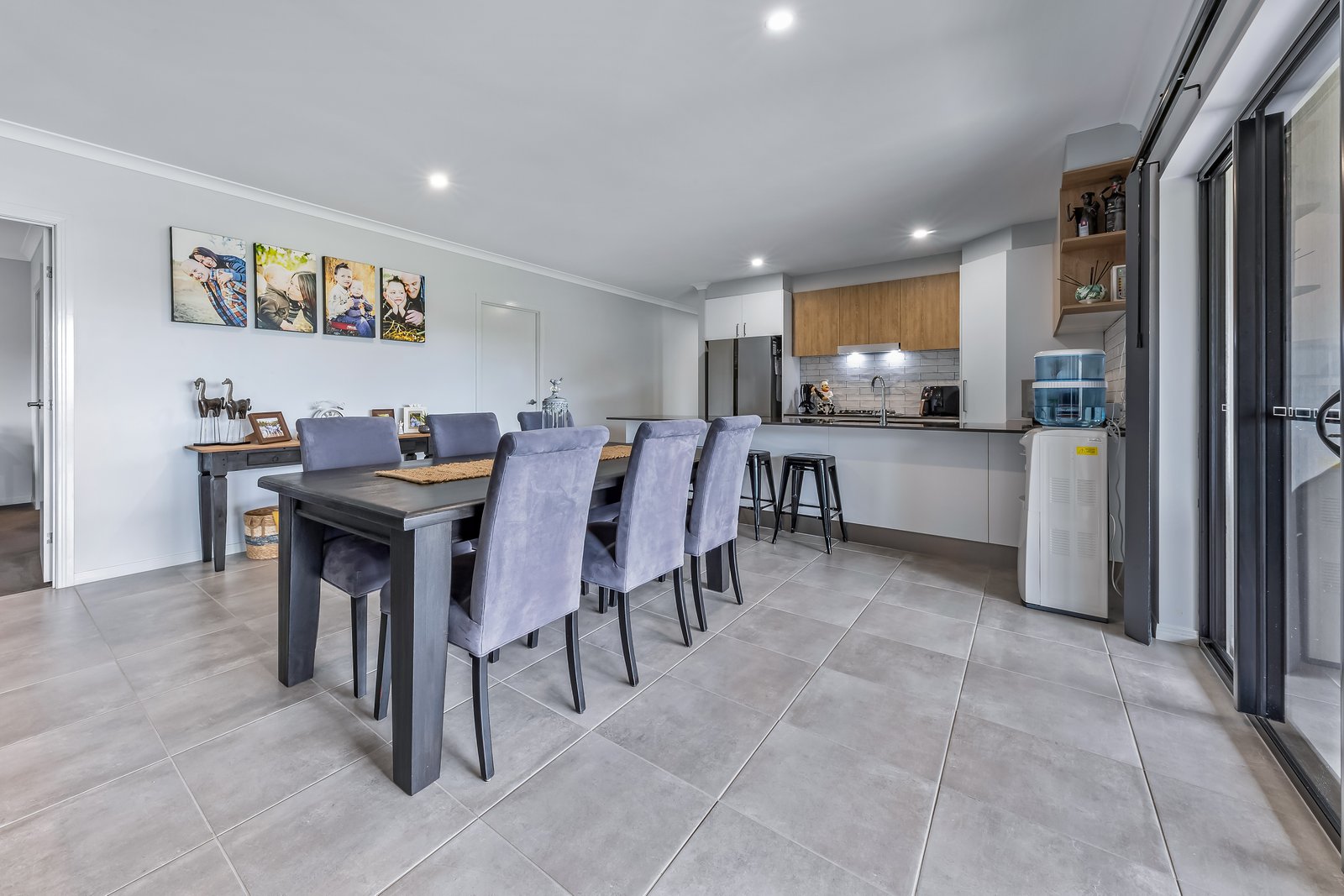 1/11 Jessamine Close CANNONVALE 6