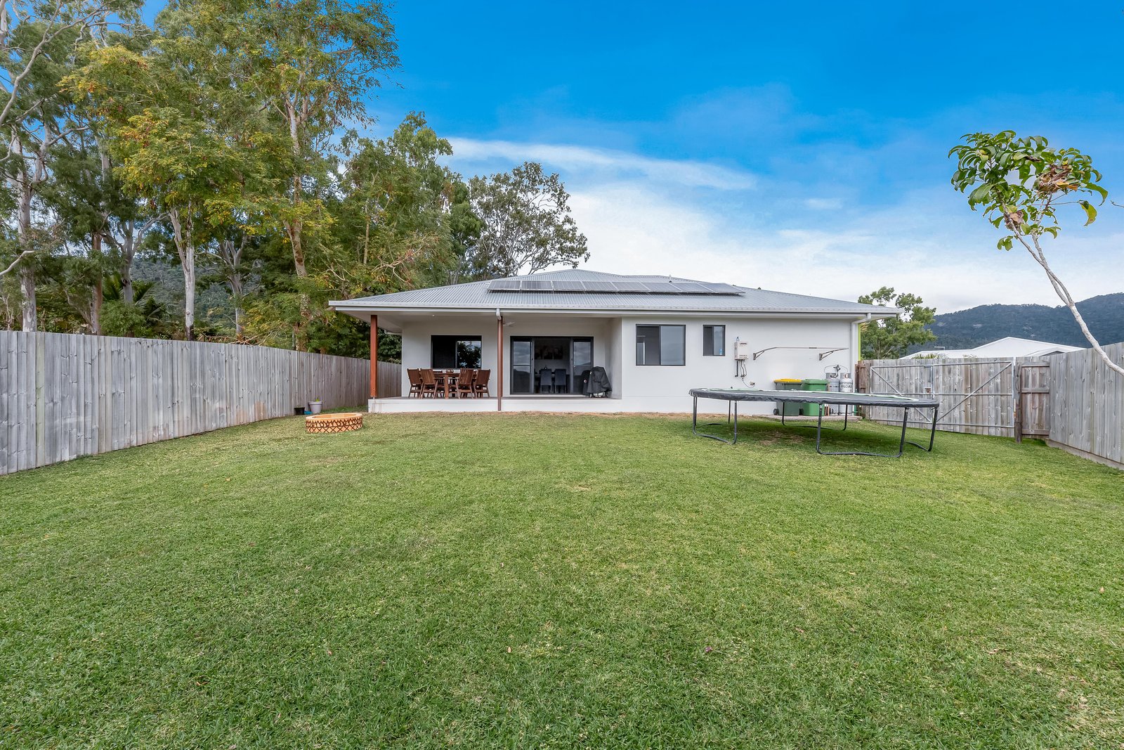 1/11 Jessamine Close CANNONVALE 9