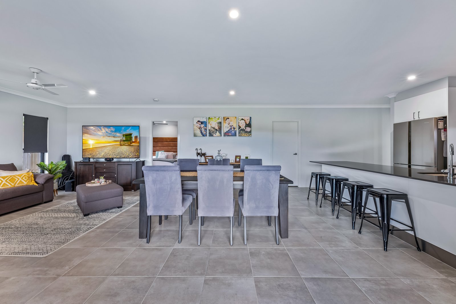 1/11 Jessamine Close CANNONVALE 10