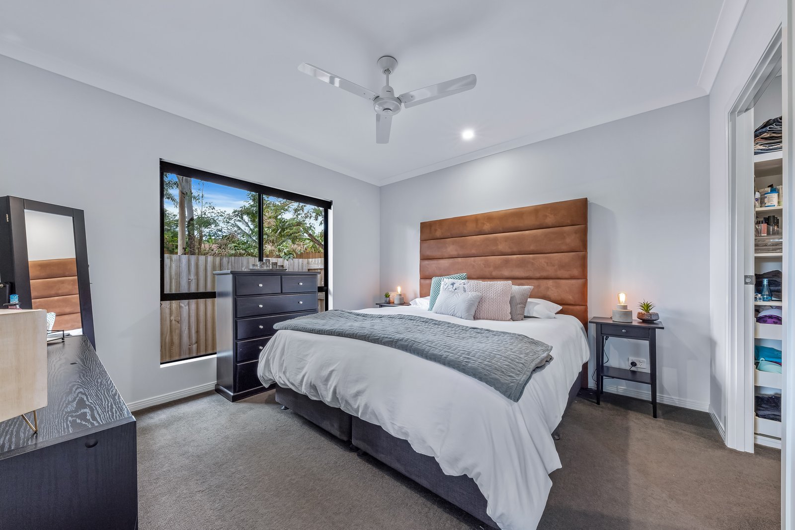 1/11 Jessamine Close CANNONVALE 11