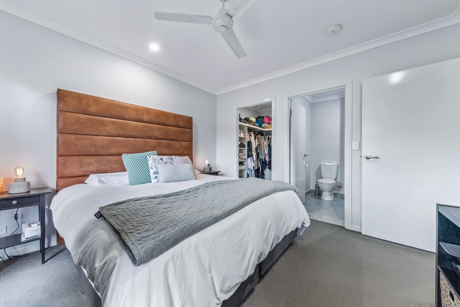 1/11 Jessamine Close CANNONVALE 13