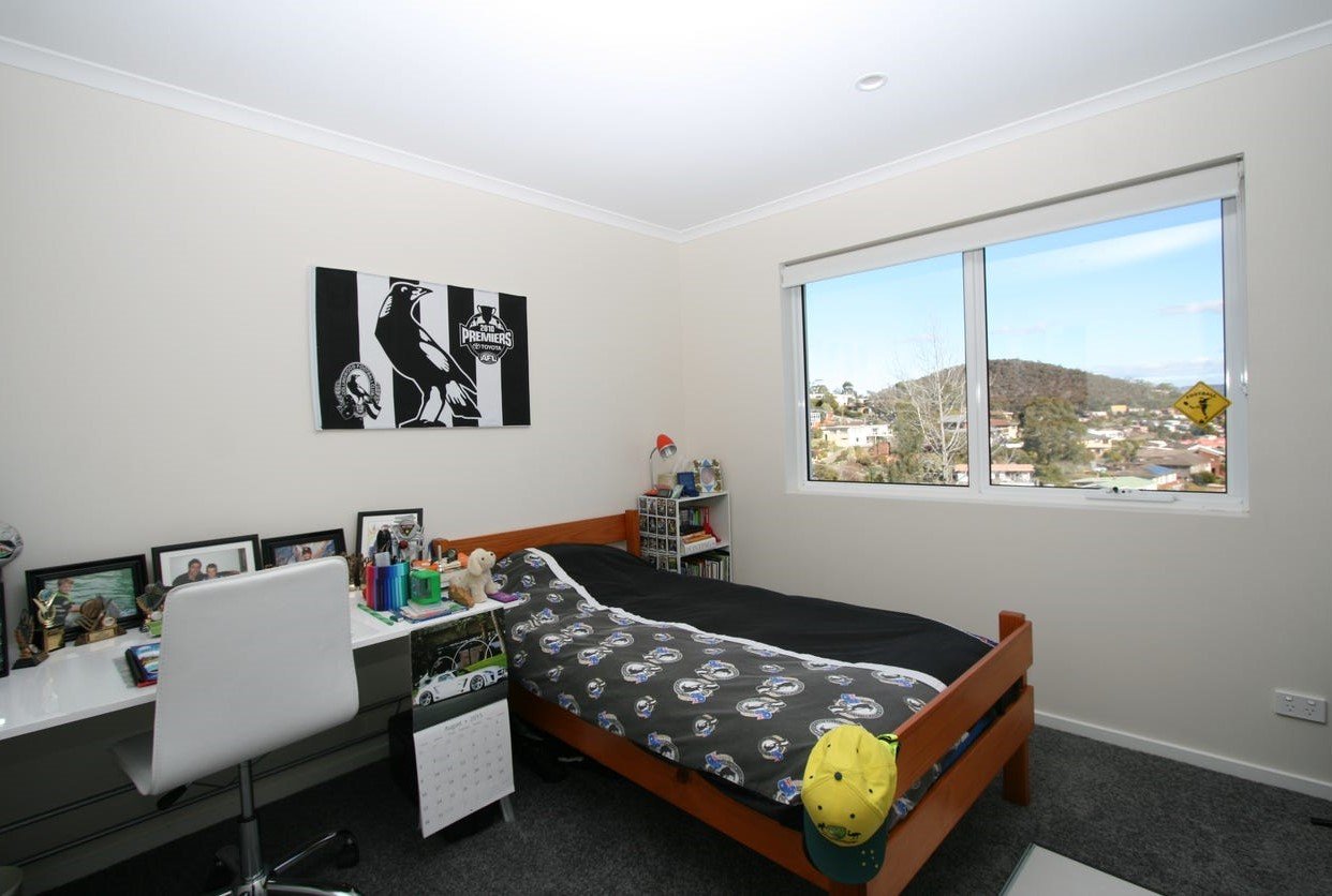 111 Karoola Road LINDISFARNE 4