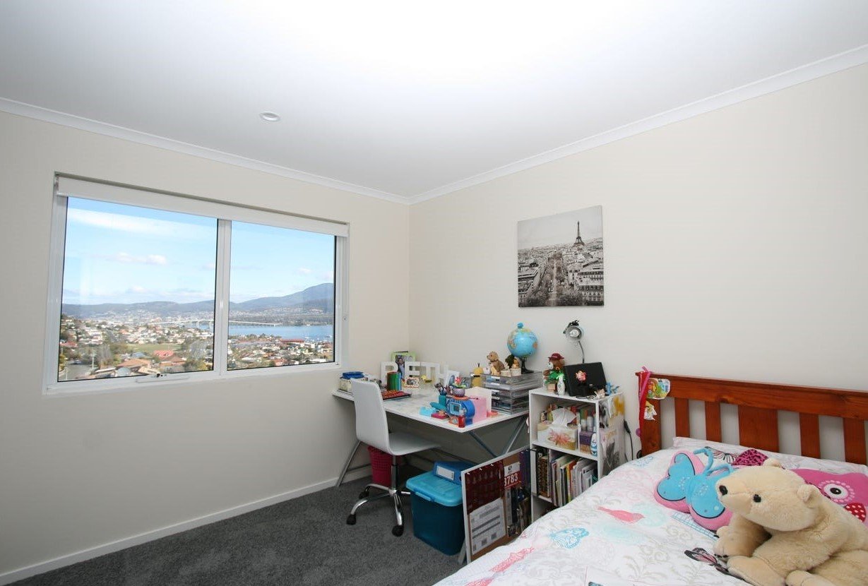 111 Karoola Road LINDISFARNE 5