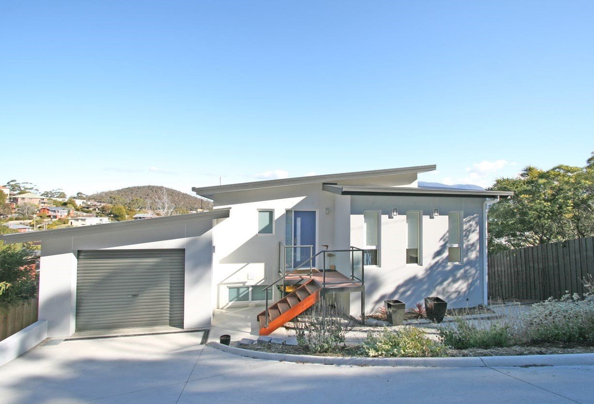 111 Karoola Road LINDISFARNE 6