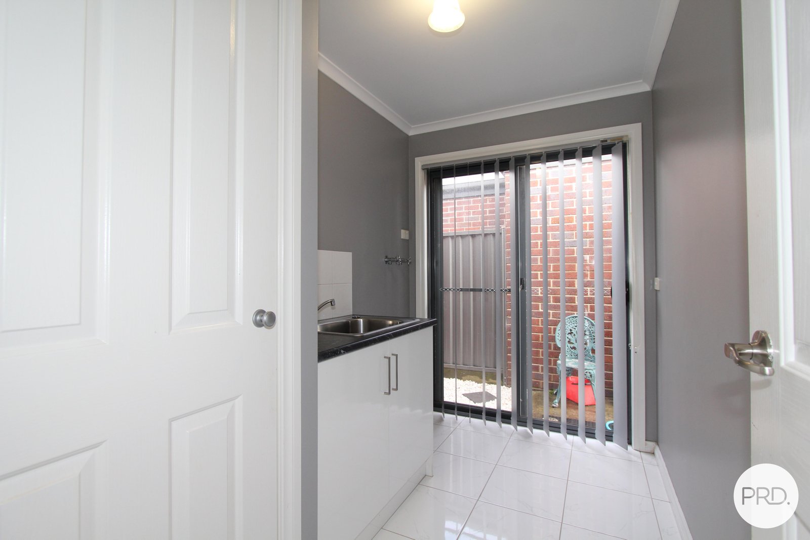 1/11 King George Way MITCHELL PARK 13