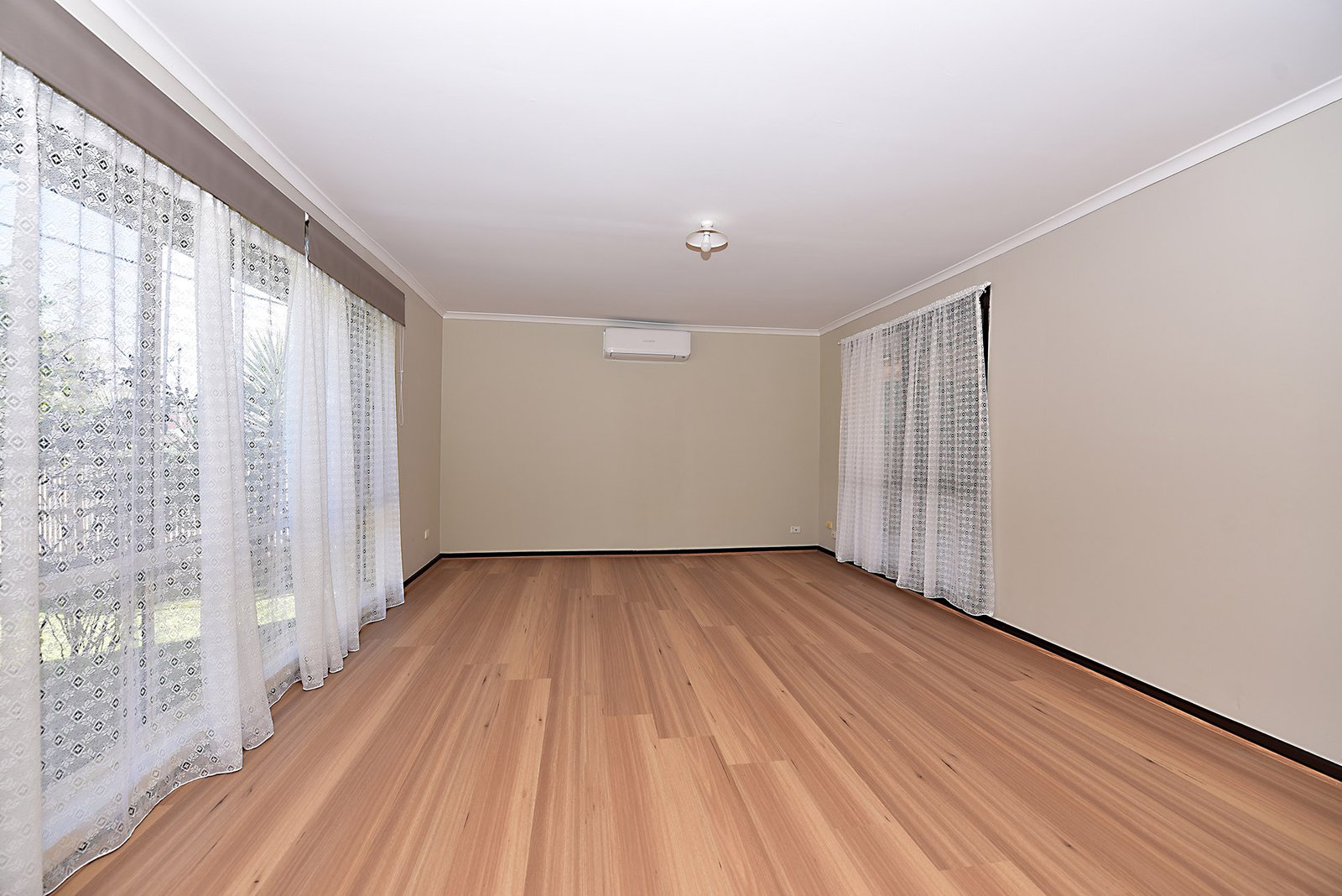 Gallery: 111 Kingsclere Avenue