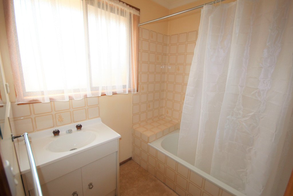 1/11 Madeline Court GLENORCHY 8