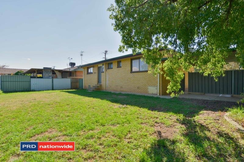 111 Manilla Road TAMWORTH 9