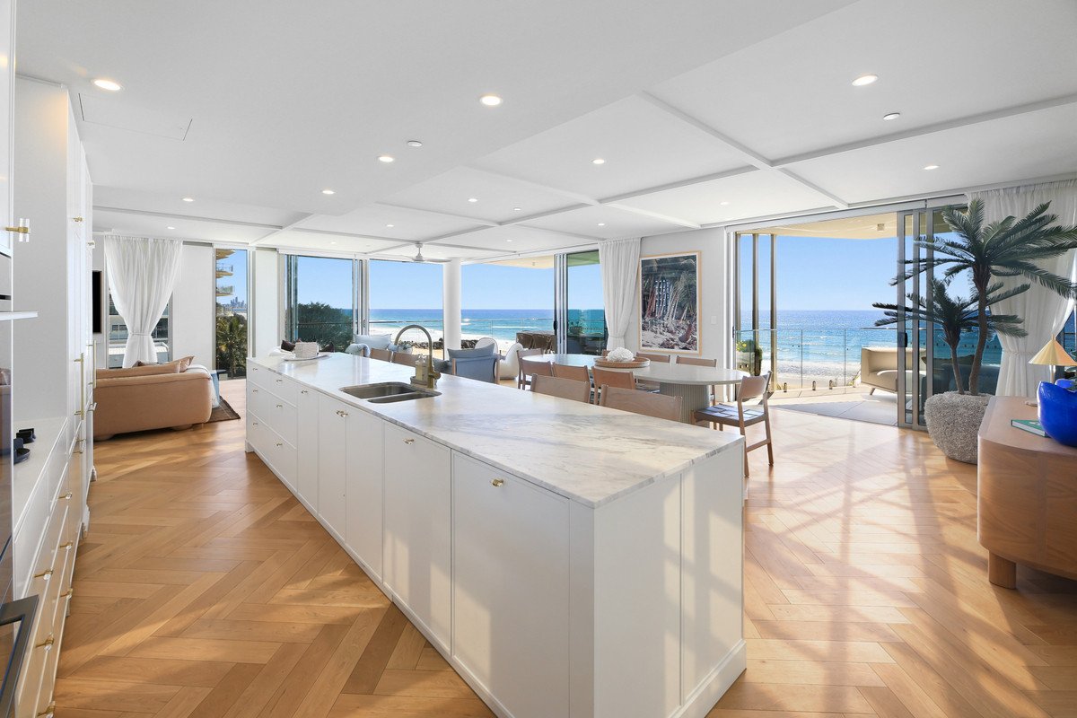 11/1 Nineteenth Avenue Palm Beach 8