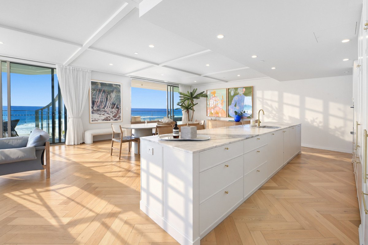 11/1 Nineteenth Avenue Palm Beach 9