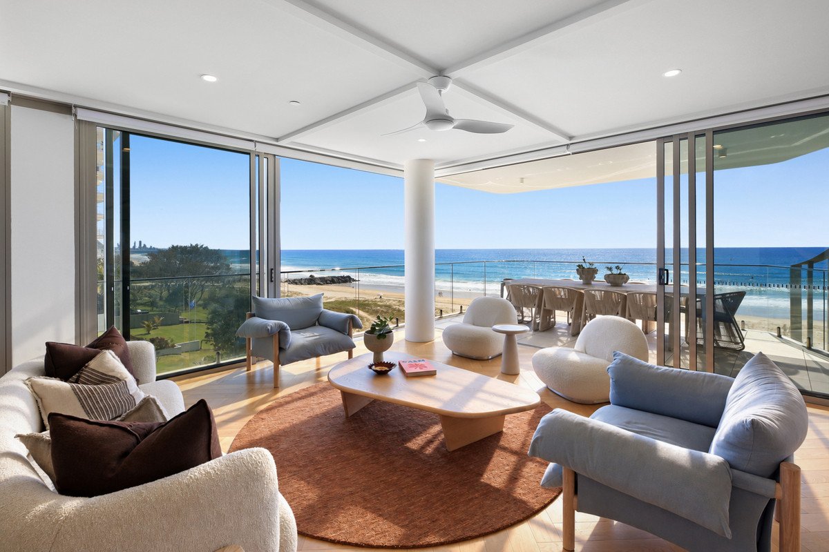 11/1 Nineteenth Avenue Palm Beach 23